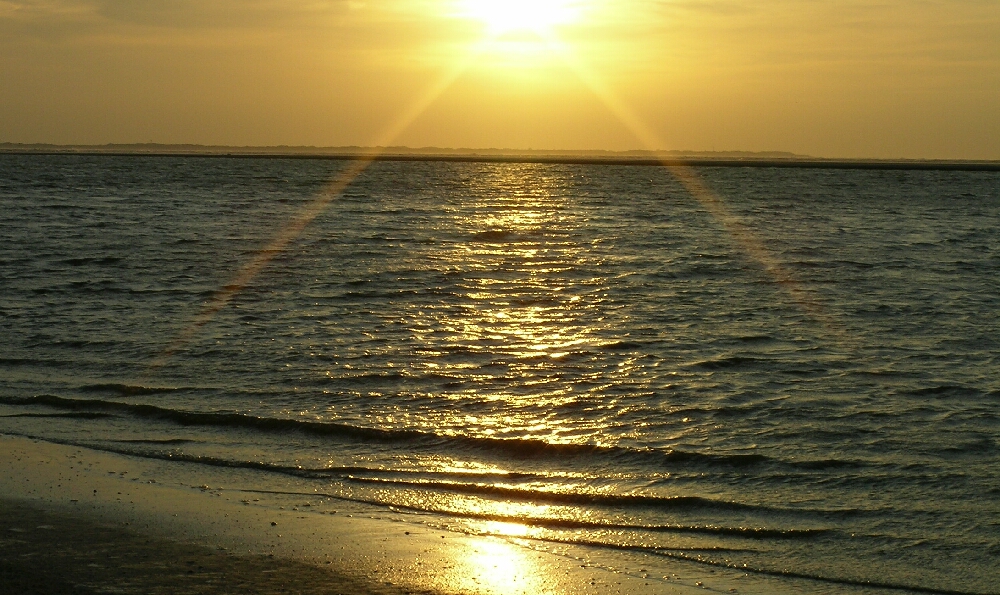 Sonnenuntergang am Meer ... ein Goldenes Elixier ... relax Your mind ... Meditation, das ist Urlaub f�r den Geist