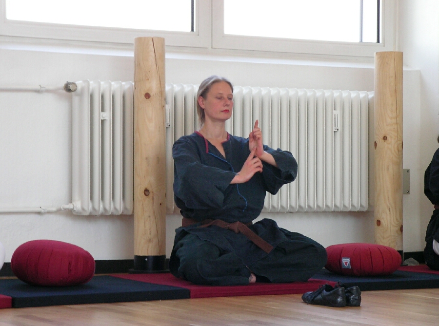 Meditation und Schwertkampfkunst im Tao-Chi Dojo Duisburg