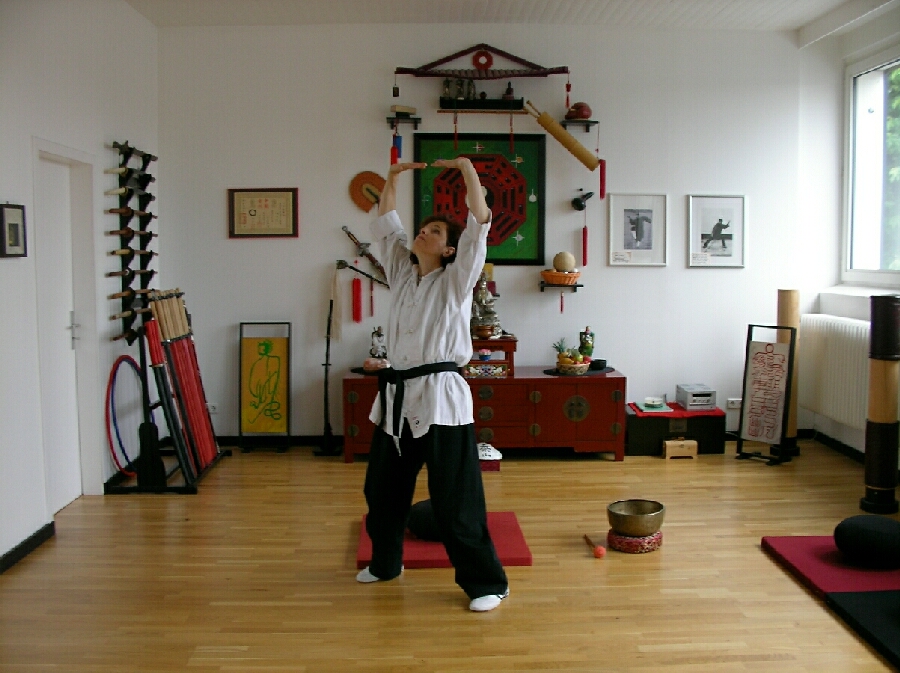 Den Himmel halten; Qigong, daoistisches Gesundheitstraining im Dojo des Tao-Chi - Photos aus den Archiven der 80ger Jahre