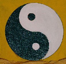 Tai-Chi-Symbol des Yin und Yang, die Harmonie wird erreicht durch Übungen wie Tai-Chi-Chuan