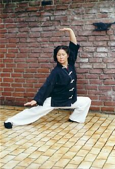 qi-gong, auch dao-yin genannt, die Umsetzung der praktischen Weisheit zeigt Ocka in unserem Shaolin Atem- und Energieübungsverfahren.