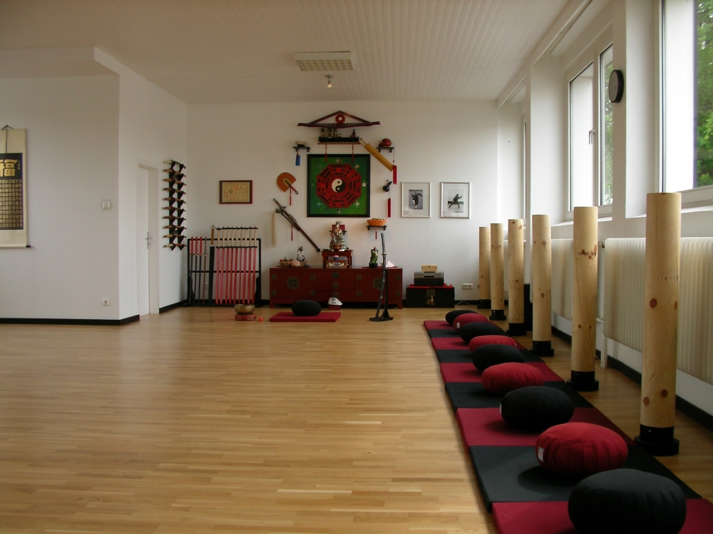 Tao-Chi, seit 1988 - die Schule f�r Tai-Chi und Kung-Fu, Qigong und Meditation in Duisburg Neudorf - unser Traditionell eingerichteter �bungsraum