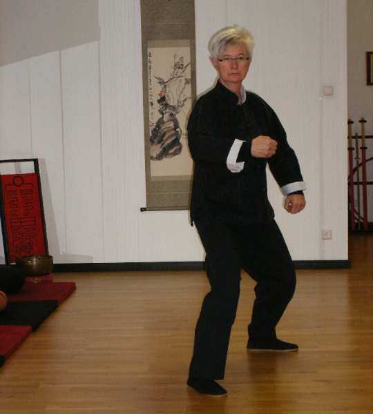 Anne Bolten. Qigong, der B�r - die Mitte st�rken.Das Spiel der f�nf Tiere nach Prof. Jiao Guorui