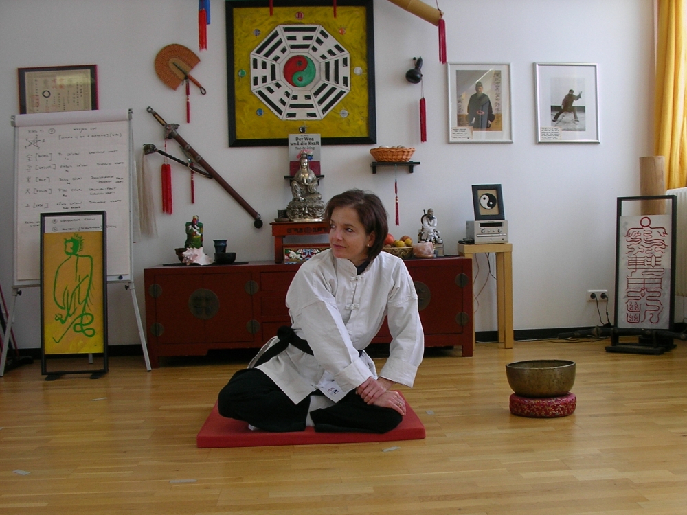Tao-Chi-Kung .  Kultivierungs-�bungen aus dem Qigong.  Chinesische Atemschule und Heilgymnastik, Energiearbeit und Meditation Die 24 Kalender-�bungen der Meister vom Rad der Zeit 